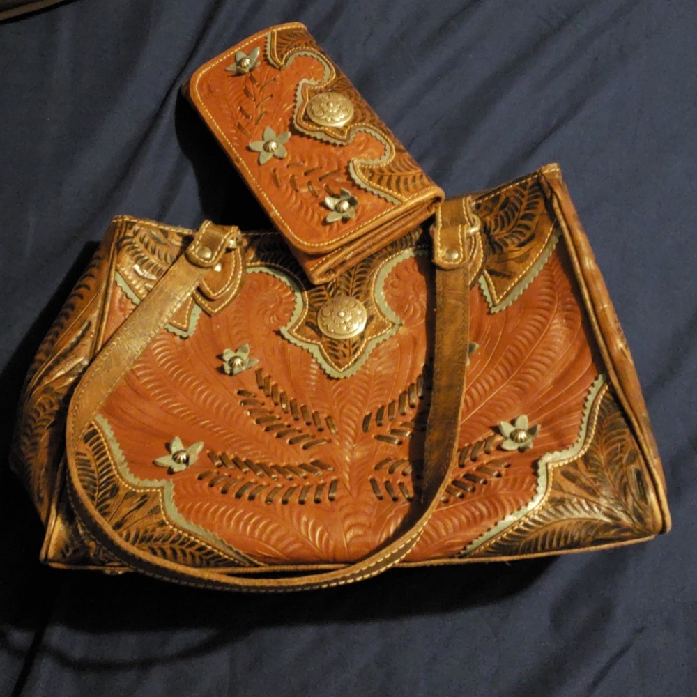 NEAR NEW American west purse AND wallet